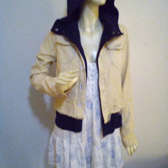 Free People distressed denim jacket with hooded fleece lining, size P/S - Picture 2 of 7
